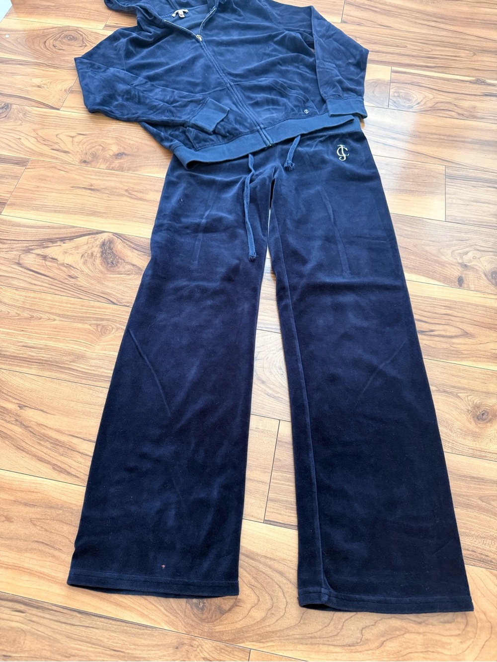Juicy Couture Navy Velour-Pants with Hoodie Set - Picture 2 of 10